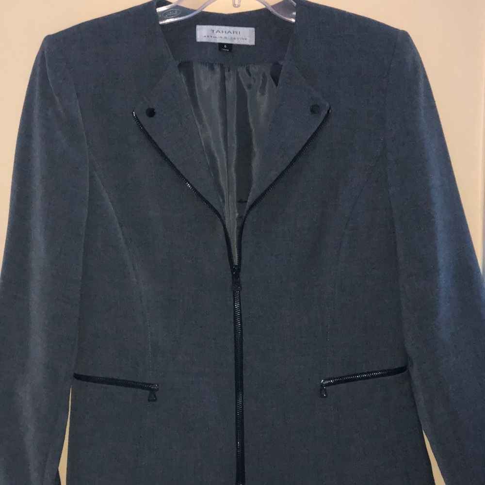 Tahari blazer
